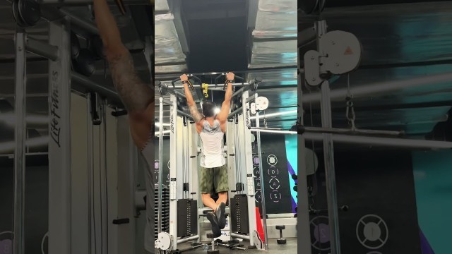 'Pull it up #pullup #gym #fitness'