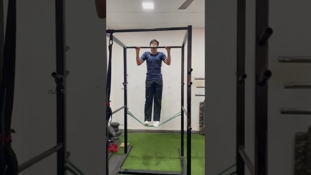 'Pull up /assisted/ cricket strength #pullups #pullup #gym #strengthandconditioning #cricketfitness'