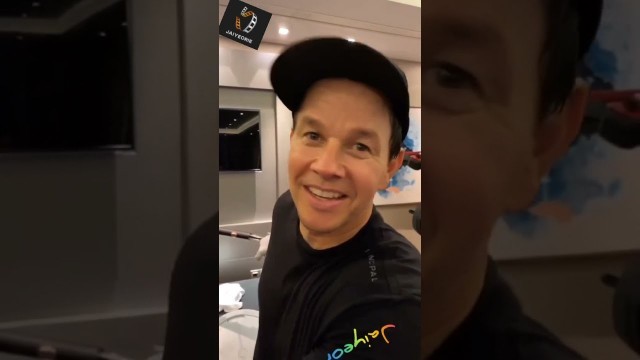 'Mark Wahlberg - fitness gym excercise friends'