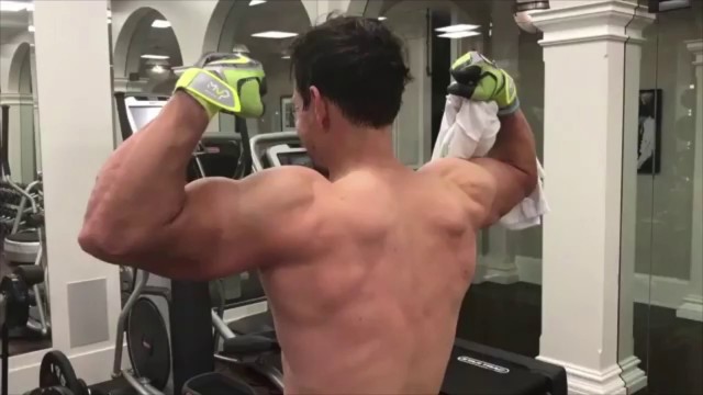 'Mark Wahlberg body transformation | Hard Workout'