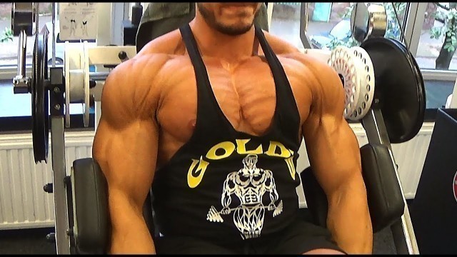 'BEST PUMP For Chest Ever | Chest & Tricep Workout'