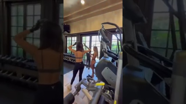 'Dan Bilzerian doing workout with bikini girls 