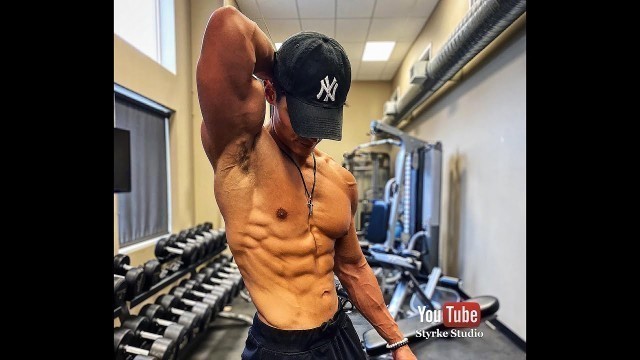 'Fitness Model Bicep Pump Workout Kallen Simbulan Styrke Studio'