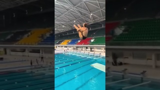 'Pool Diving 