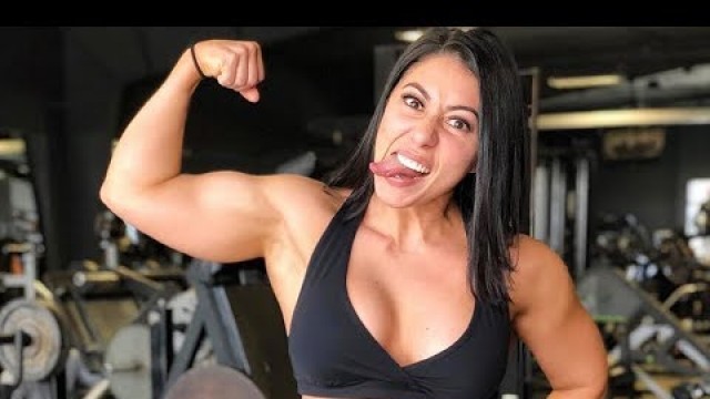 'Ripped Muscle Girl | Fbb Workout | Female Fitness Club | Stephanie Rowe'