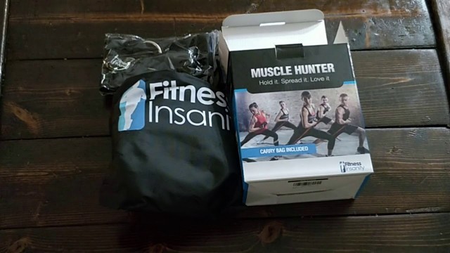 'Unboxing of Muscle Hunter Fitness Insanity Bands'