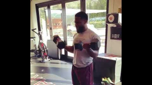 'Kevin hart dancing in the gym 