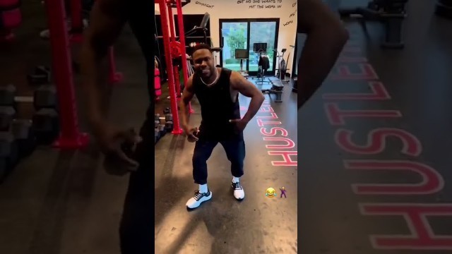 '#KevinHart with the moves! 