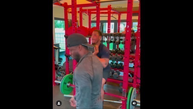 'Kevin Hart Clowning During His Workout 