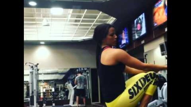 'Sarah Bowmar Bicep Workout On Row Machine'