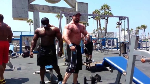 'Muscle Beach Pit RAW WORKOUT - Rich Piana, Gabe Moen, Ron Partlow & Renaldo Gairy'