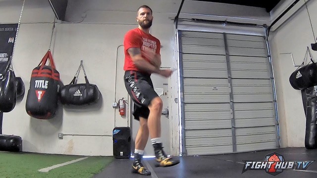 'JUMP ROPE WORKOUT - CALEB PLANT SHOWS OFF AMAZING FOOTWORK ON JUMP ROPE DURING BOXING WORKOUT'