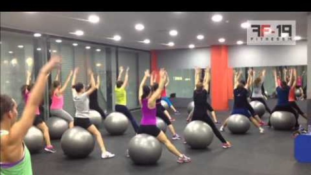 'Fitness19 Coreo con Fitball'