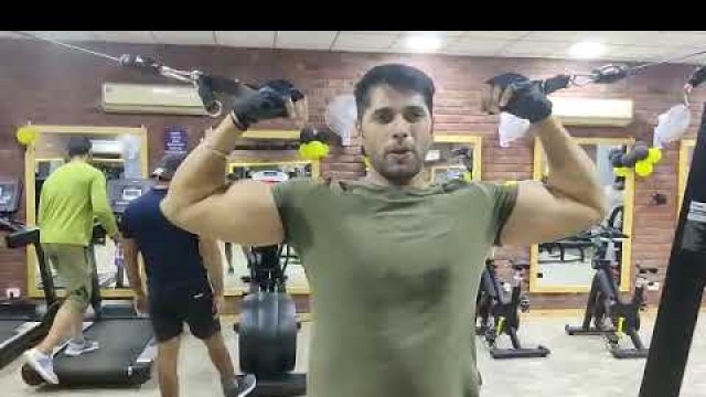 'biceps pump #fitness #gym #dedication #youtubeshorts #fitnessmantra'