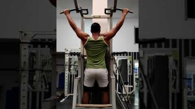 'Pullup / traction - تمرين العقلة (البار فيكس) #shorts #bodybuilding #fitness #musculation #maroc'