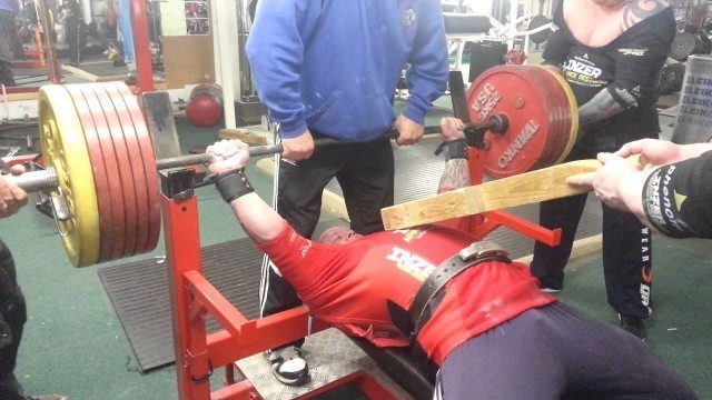 'Bench night at sams gym'