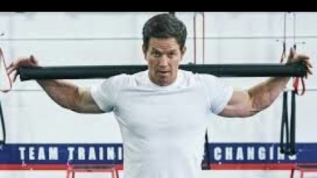 'Mark Wahlberg Training - Always in Shape!!!'