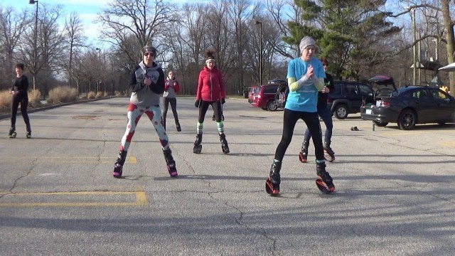 'Kangoo Jumps Dance - Circles'