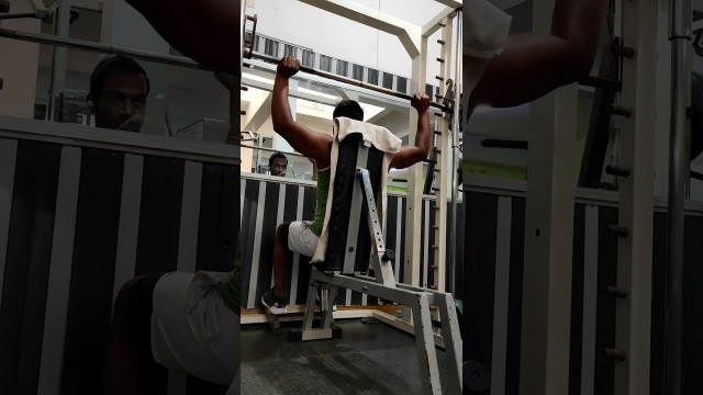 'Exercice développé nuque - تمرين الأكتاف #shorts #bodybuilding #fitness #musculation #maroc #pullup'