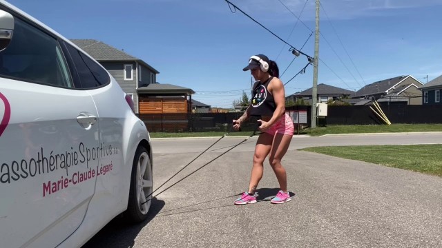 'Entraînement extérieur whole body workout outside bronzage inclus avec élastique et peu d\'équipement'