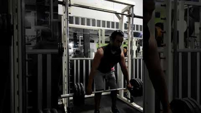 'Exercise Rowing Barbell #shorts #bodybuilding #maroc #musculation #fitness #fyp #pullups #pullup'