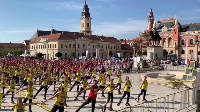 'Cea mai mare ora de Kangoo Jumps din istorie'