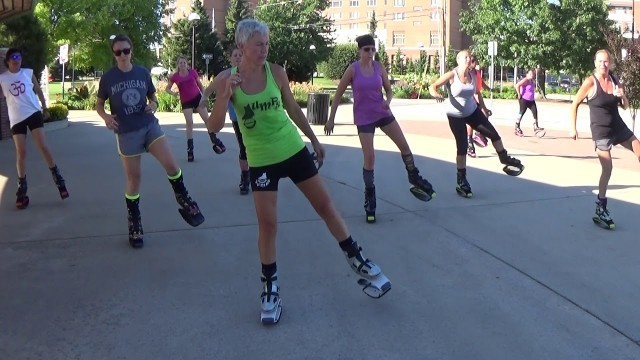 'Kangoo Jumps Workout Routine - Geronimo'